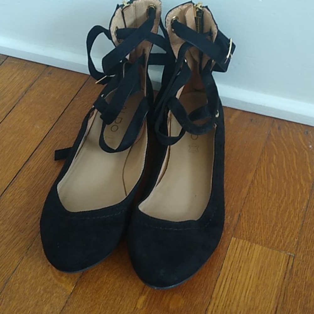 Black ballet flats